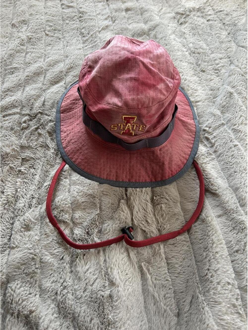 Nike Women's Red Hat